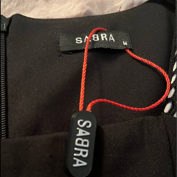 Beautiful brand new dress - Picture 3 of 11